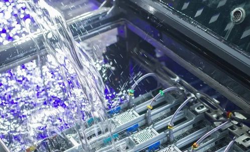 高温挑战下的科技公司数据中心 液冷技术有望成为市场主导